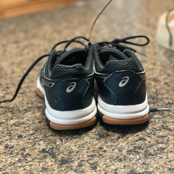 Youth ASICS running shoes EUC - Picture 3 of 5